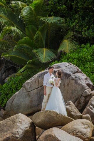 Traum Hochzeitsfotografie Seychellen, romantische Strandhochzeit im Paradies.